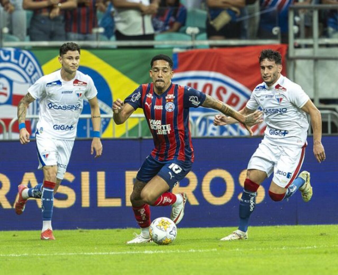 Jogadores do Bahia e do Fortaleza