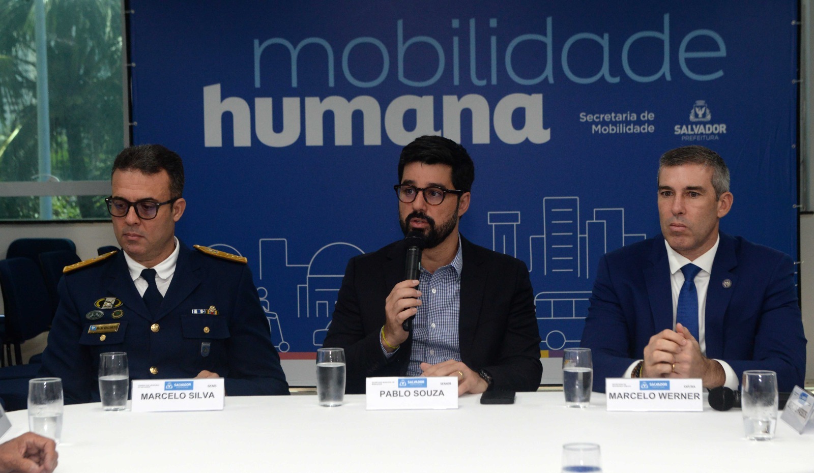 Foto Autoridades se reúnem para debater problemas no transporte público 