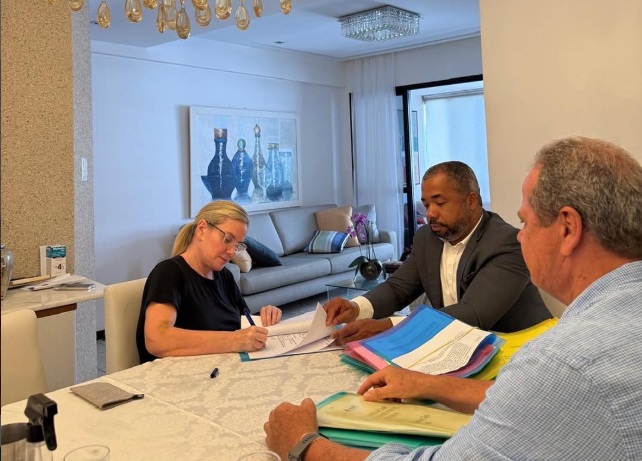 Foto Ivana Bastos volta aos trabalhos após alta médica