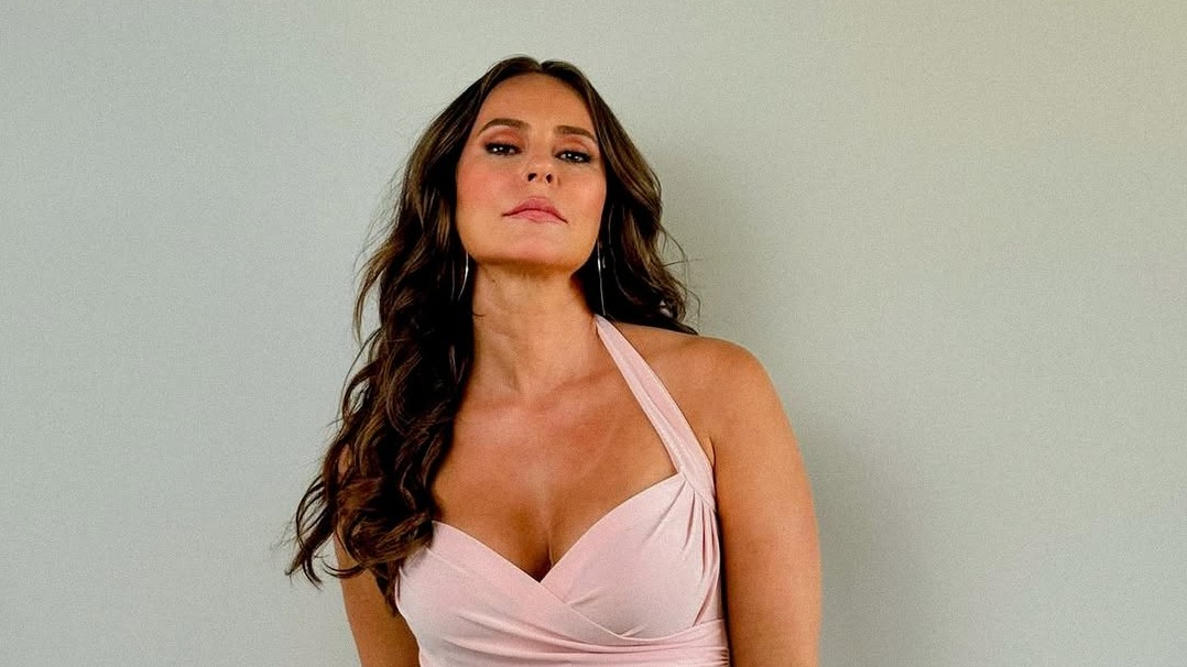 Foto Paolla Oliveira expõe invasão de privacidade após receber flores em casa