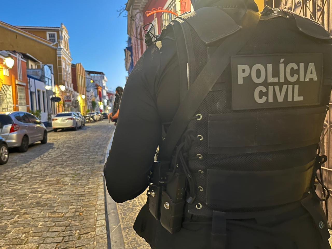 Foto Operação contra o tráfico no centro de Salvador termina com mulher presa, veja