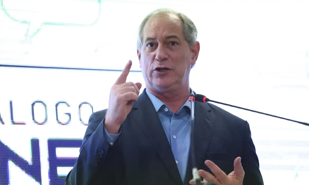 Foto Ciro Gomes se filia ao PSDB e será candidato ao governo do Ceará