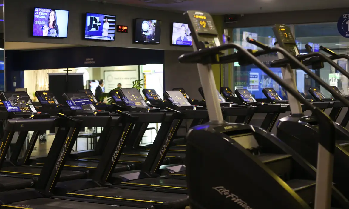 Foto Os riscos do uso inadequado de aparelhos em academias e a importância da orientação profissional