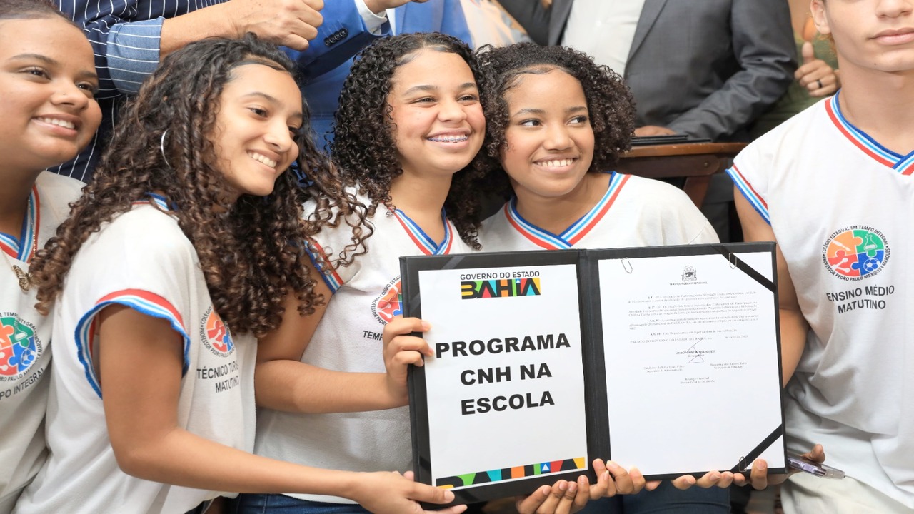 Bahia oferece CNH gratuita para estudantes e famílias