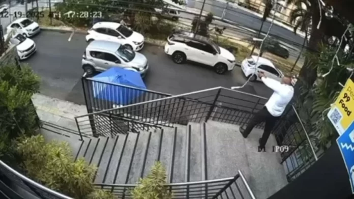 Foto Dupla tenta assaltar policial militar, mas é surpreendida na Pituba