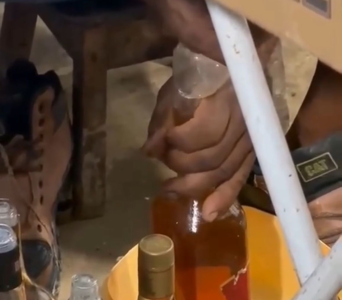 Foto Ambulante é preso por suspeita de adulterar bebidas no Itapedro