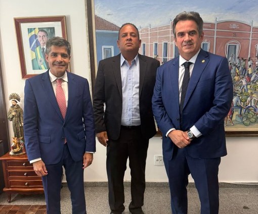 Foto Dança das cadeiras? Movimentação pode levar Jorge Araújo para Brasília