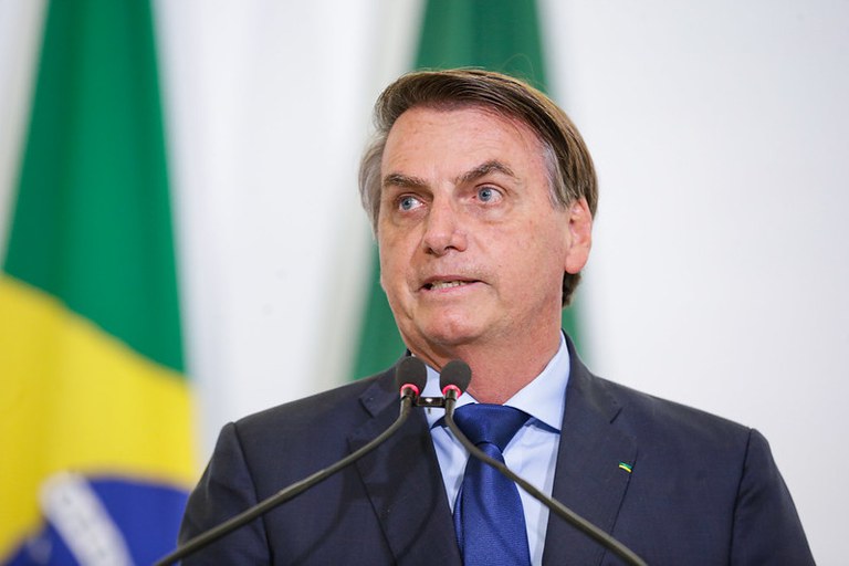 Bolsonaro realiza cirurgia de hérnia e tem recuperação estável