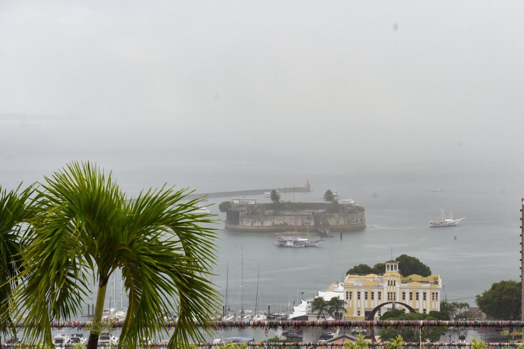Foto Bahia tem previsão de chuva no litoral e tempo seco no interior nesta segunda
