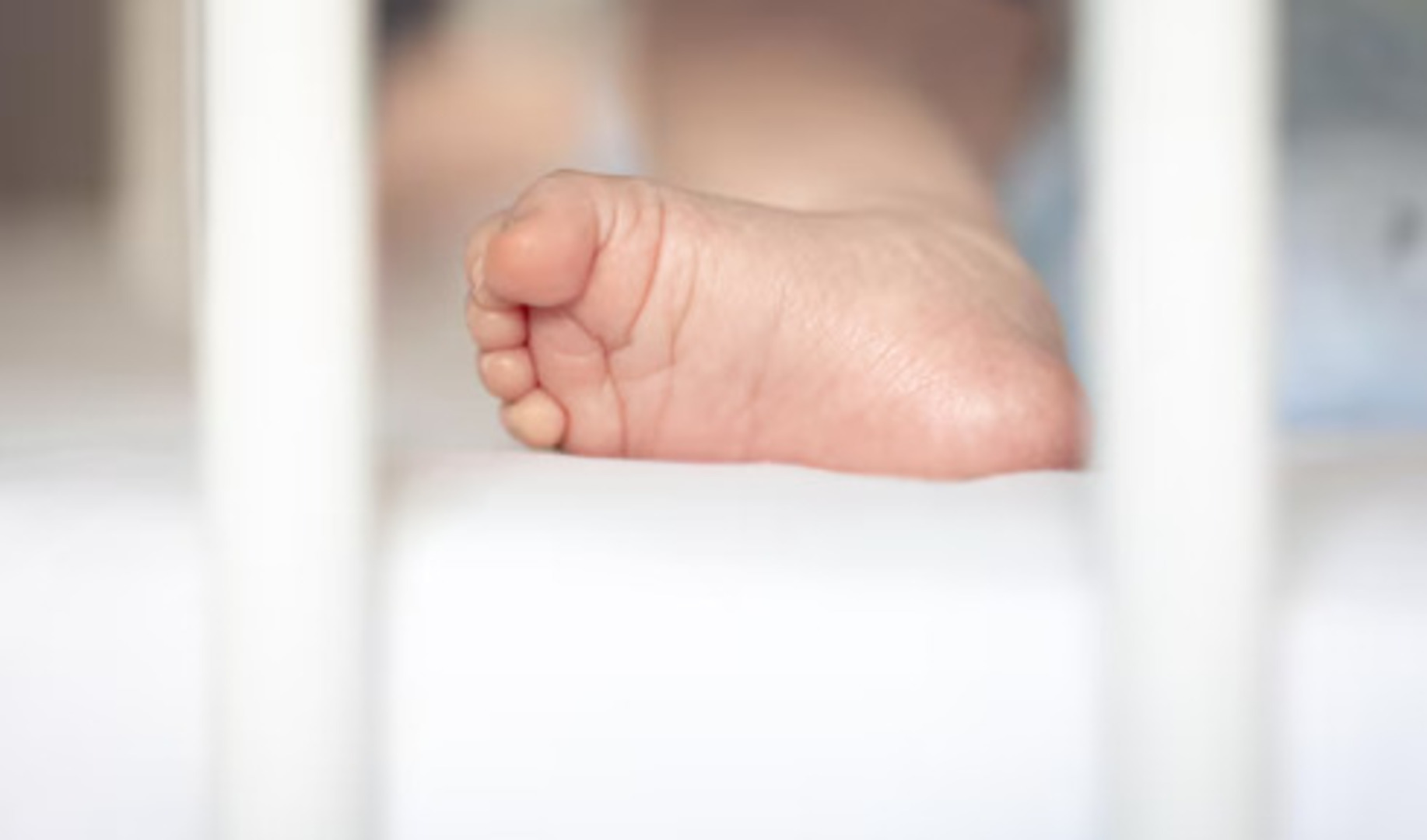 Foto Bebê morre asfixiado após a mãe adormecer sobre ele