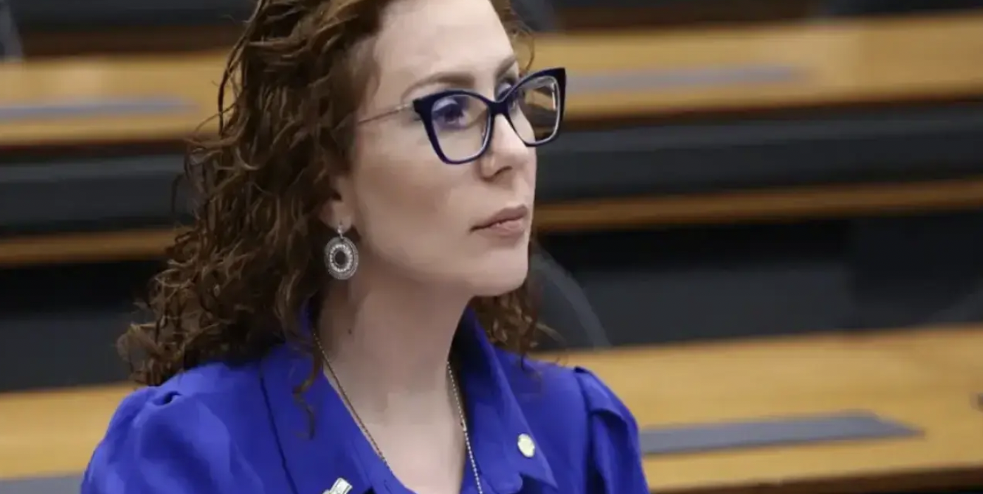 Justiça italiana mantém Zambelli presa após perícia médica