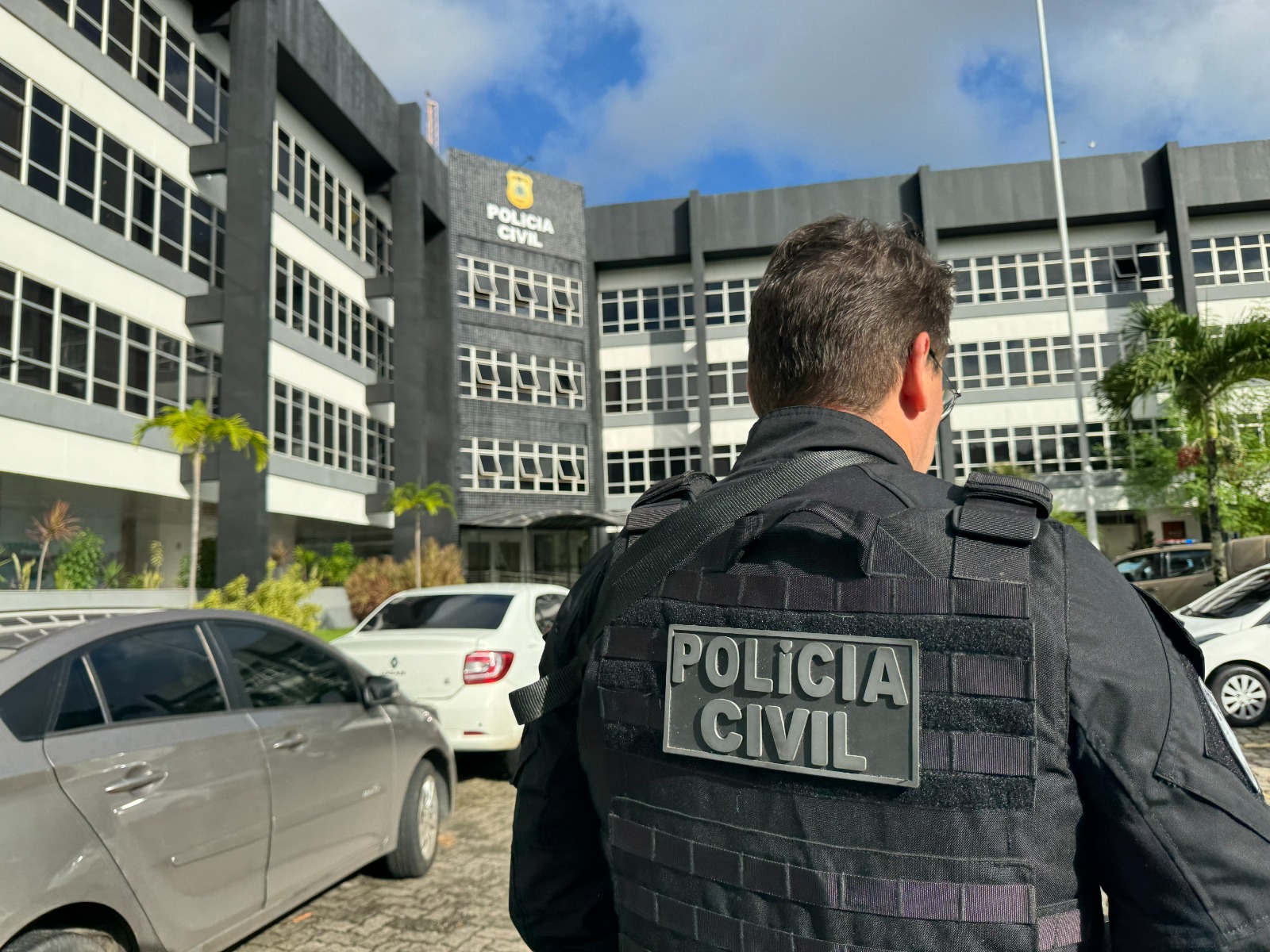 Foto  PM é preso por suspeita de matar vereador e assessor na Bahia