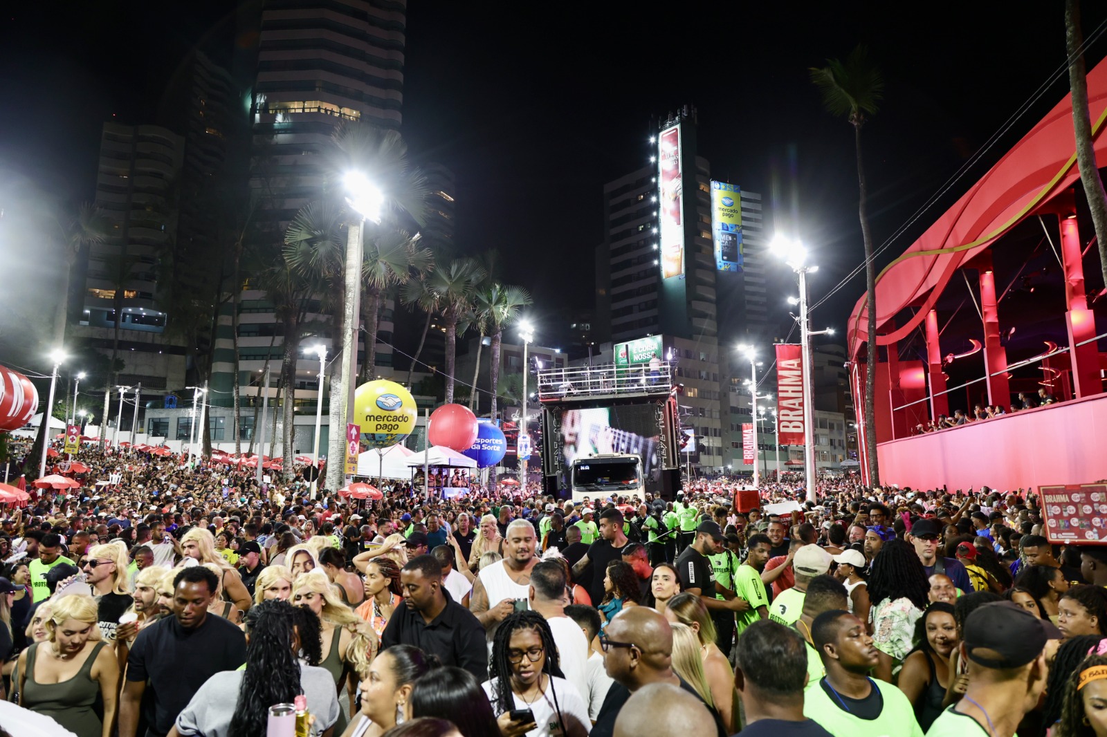 Foto O que abre e fecha em Salvador durante o Carnaval 2026