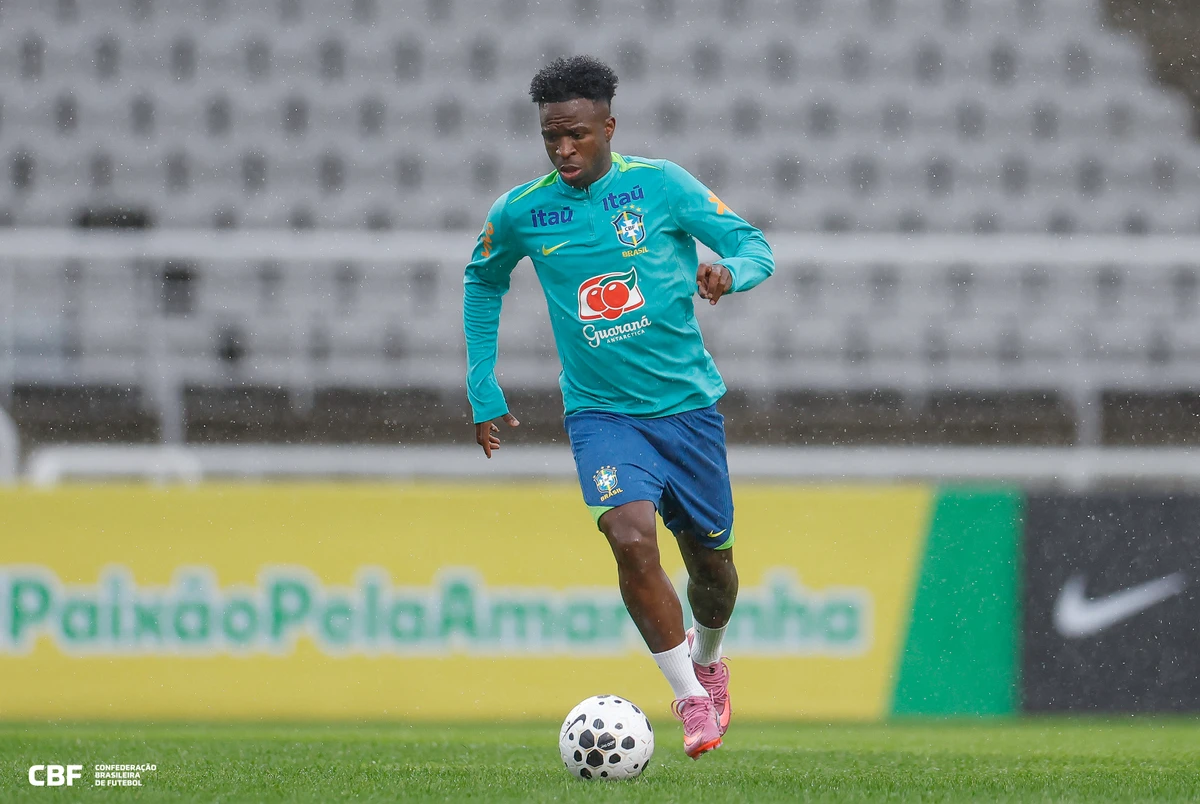 Vini Jr. Jogando bola 
