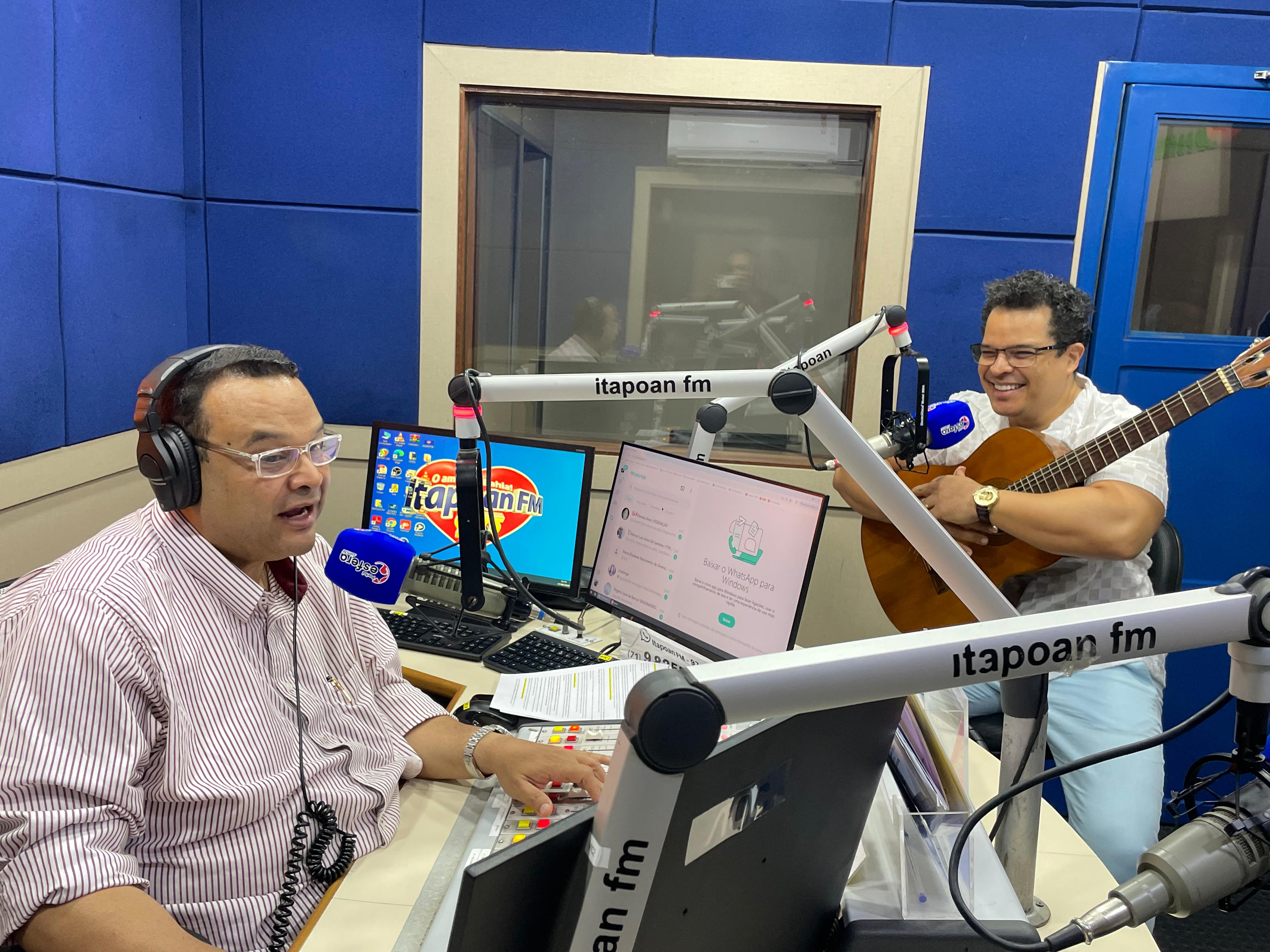 Foto Adelmo Casé revisita sua história na música 