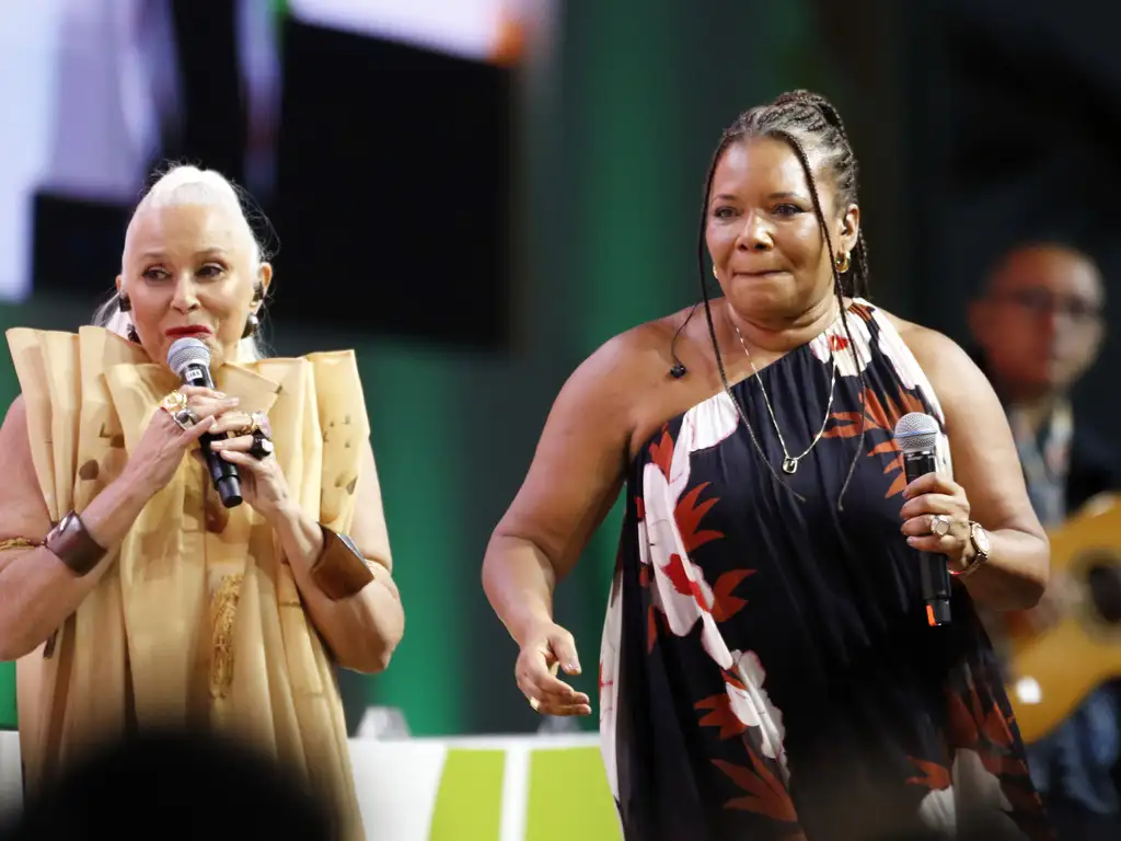 Fafá de Belém e Margareth Menenzes