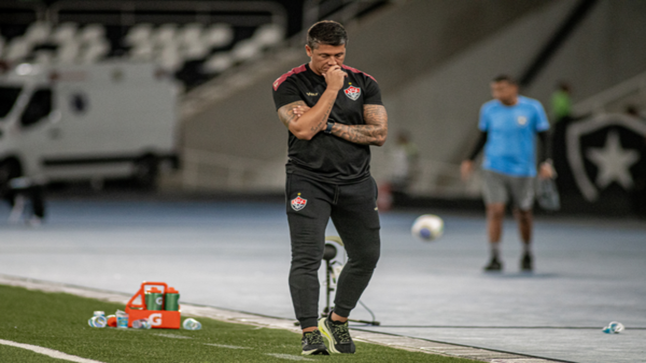 Imagem do técnico do Vitória