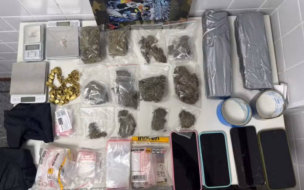 Foto Motorista denuncia movimentação suspeita e quatro são presos com drogas