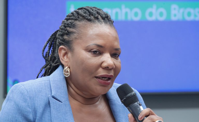 Foto PT convida ministra Margareth Menezes a se filiar com aval de Lula