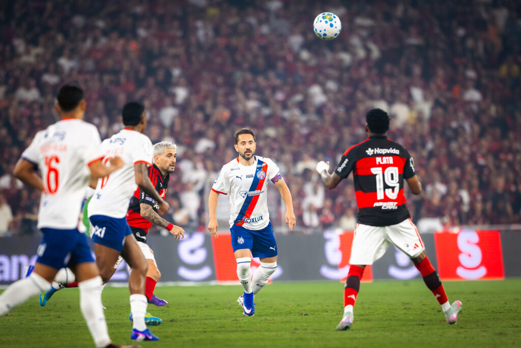 Flamengo vence o Bahia no Maracanã e assume vice-liderança do Brasileirão
